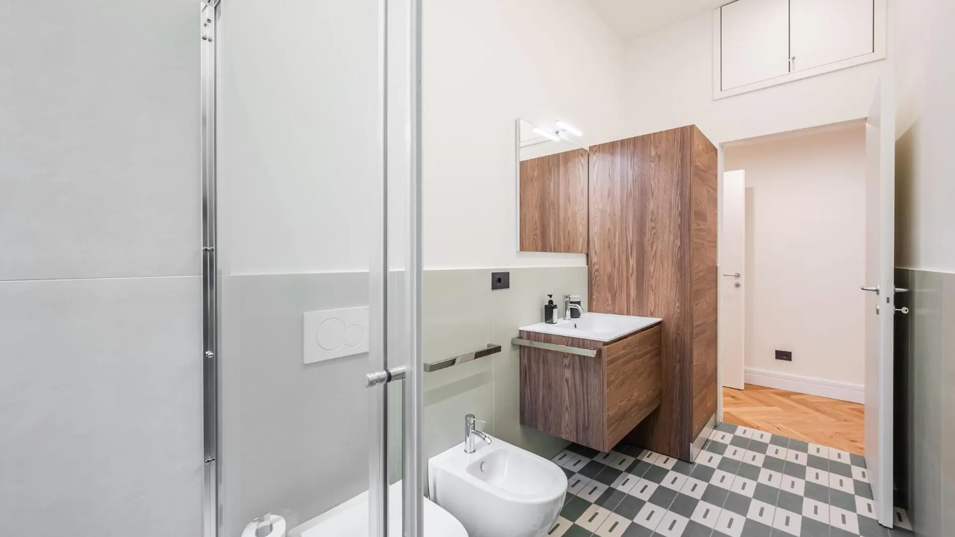 Central Modern 3-Room Flat - Near Metro & Park ミラノ