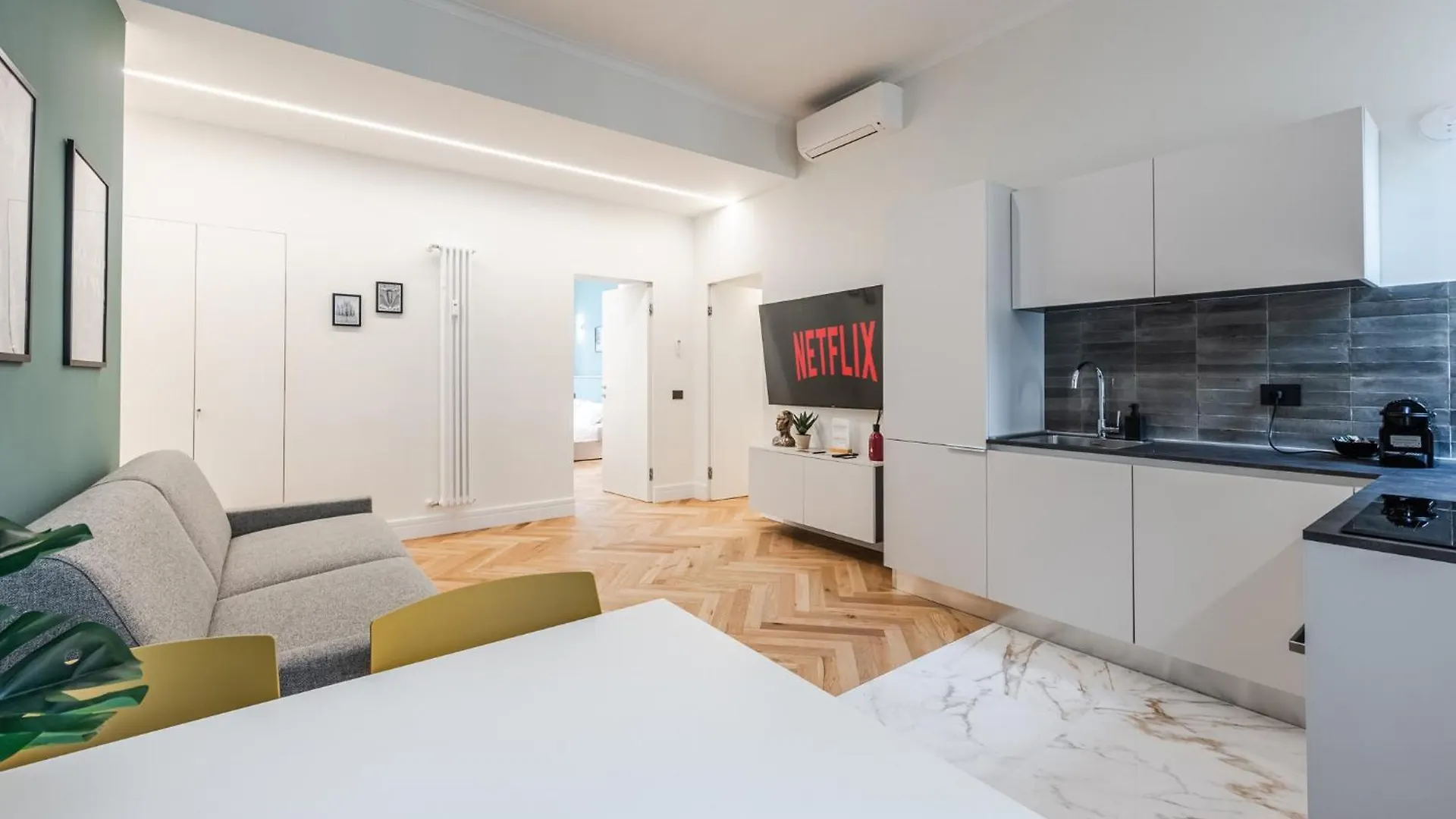 Central Modern 3-Room Flat - Near Metro & Park Milan Italy