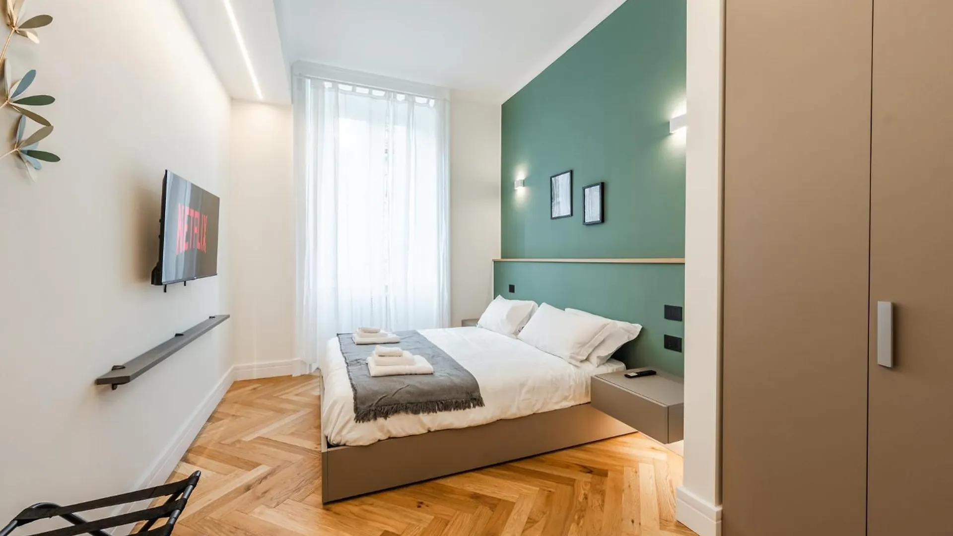 Apartment Central Modern 3-Room Flat - Near Metro & Park Milan Italy