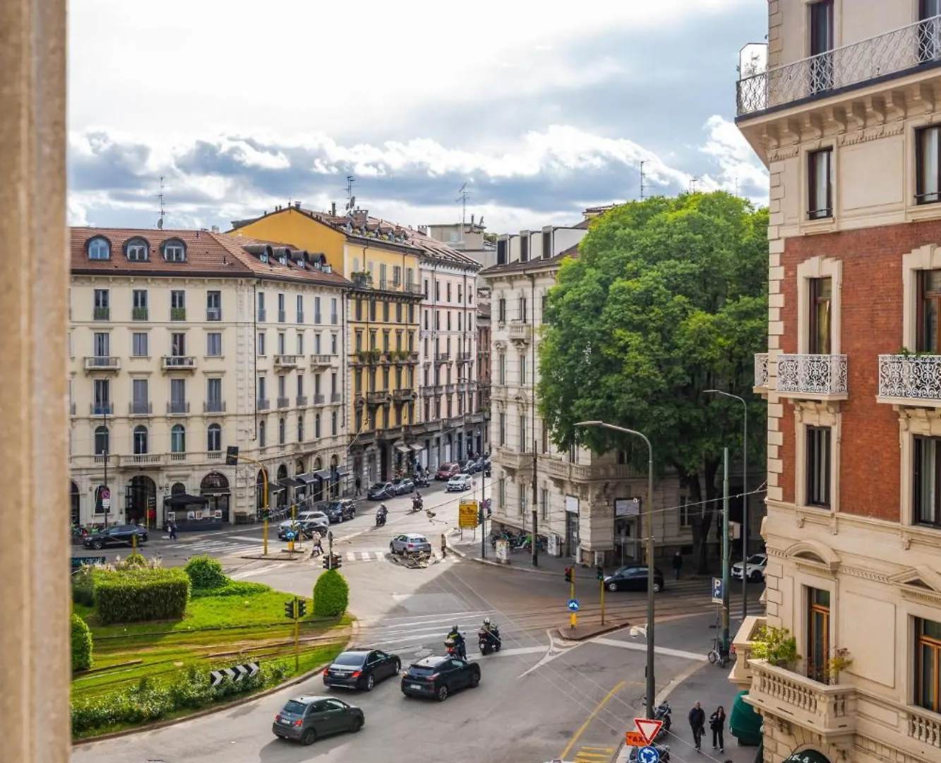 Central Modern 3-Room Flat - Near Metro & Park Milan