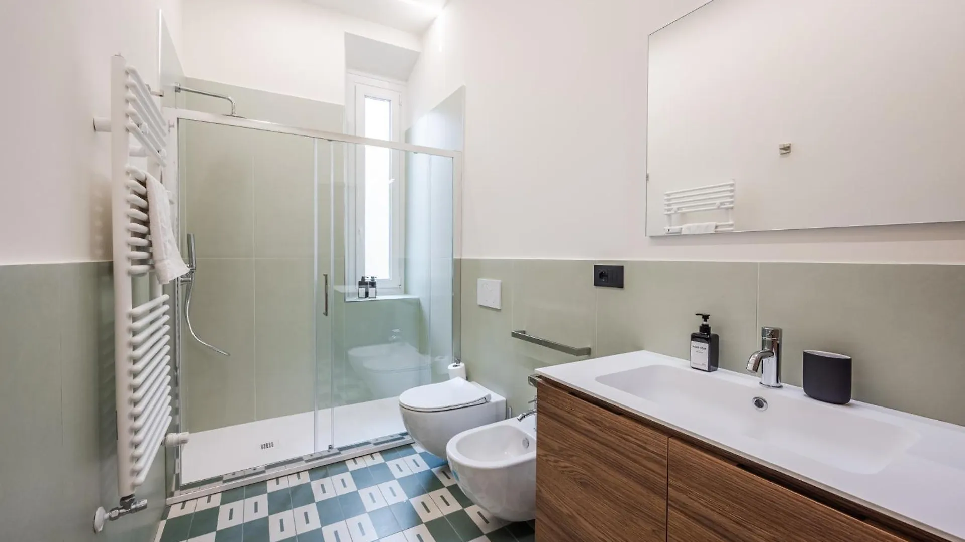 Central Modern 3-Room Flat - Near Metro & Park Milan Italy